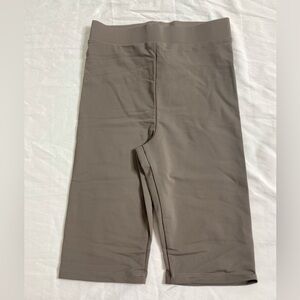 Zara Women's Grey/Taupe Bermuda/Biker Shorts